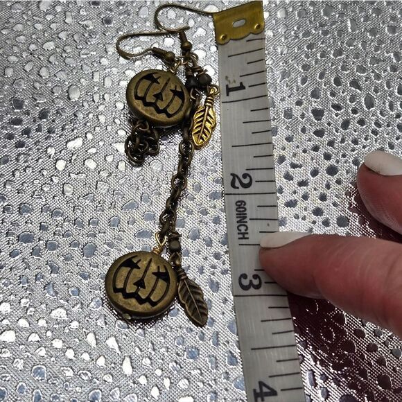 "5/$25" Mismatched Jack-o-Lantern Brass Tone Dangle Earrings 925 Ear Wires - Picture 4 of 4